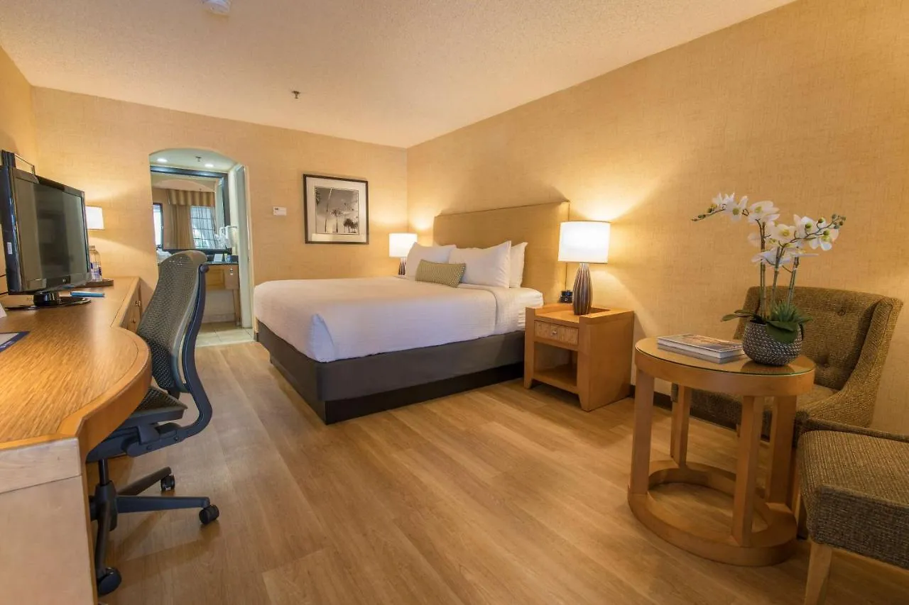 Best Western Plus Las Brisas Hotel Palm Springs