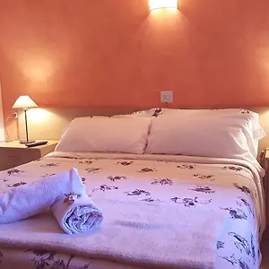 hostal-la-cuineta-de-cal-triuet.catalonia-hotels.com/