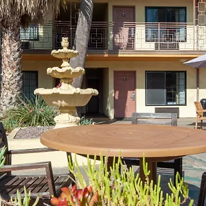 Court Yard ארצות הברית